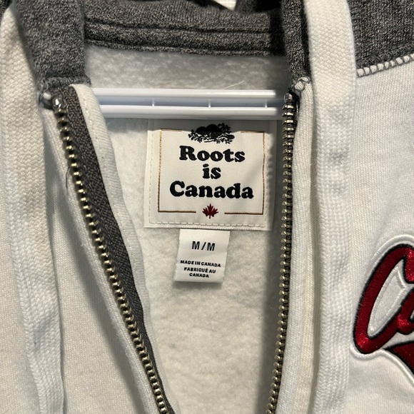 Roots Canada Zip up Hoodie with Maple Leaf Patch on the hood. Size Medium - Picture 7 of 7